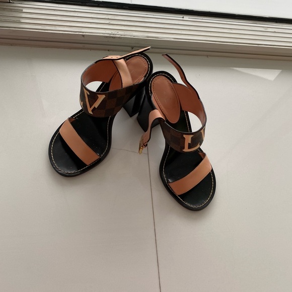 Lv shoes - Picture 4 of 10